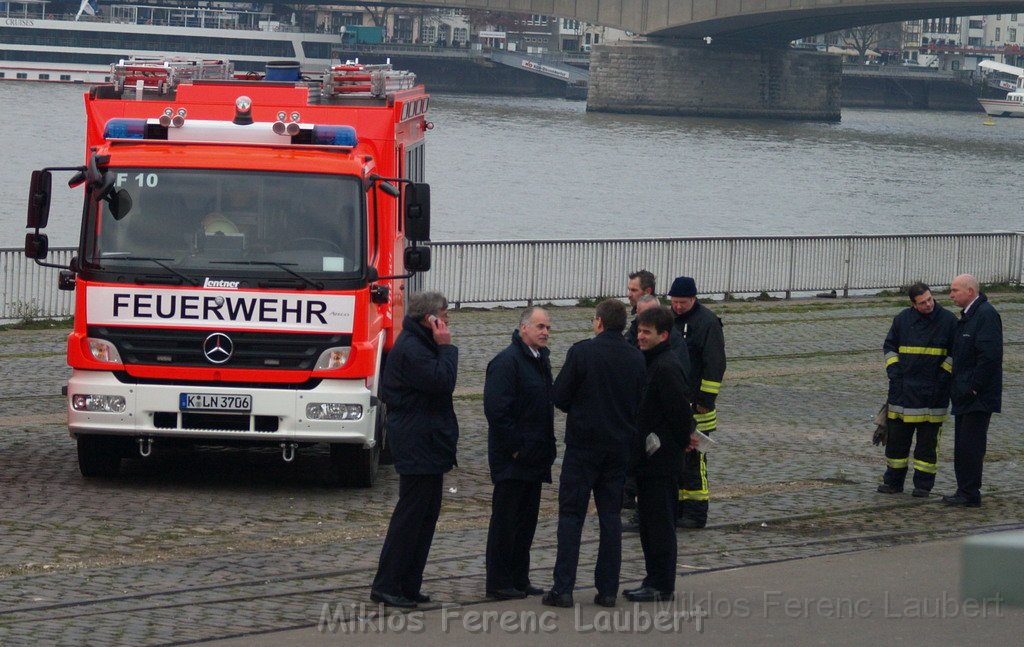 Neue LF`s fuer Koeln Uebergabe in Koeln Deutz an den Wachen  P130.JPG